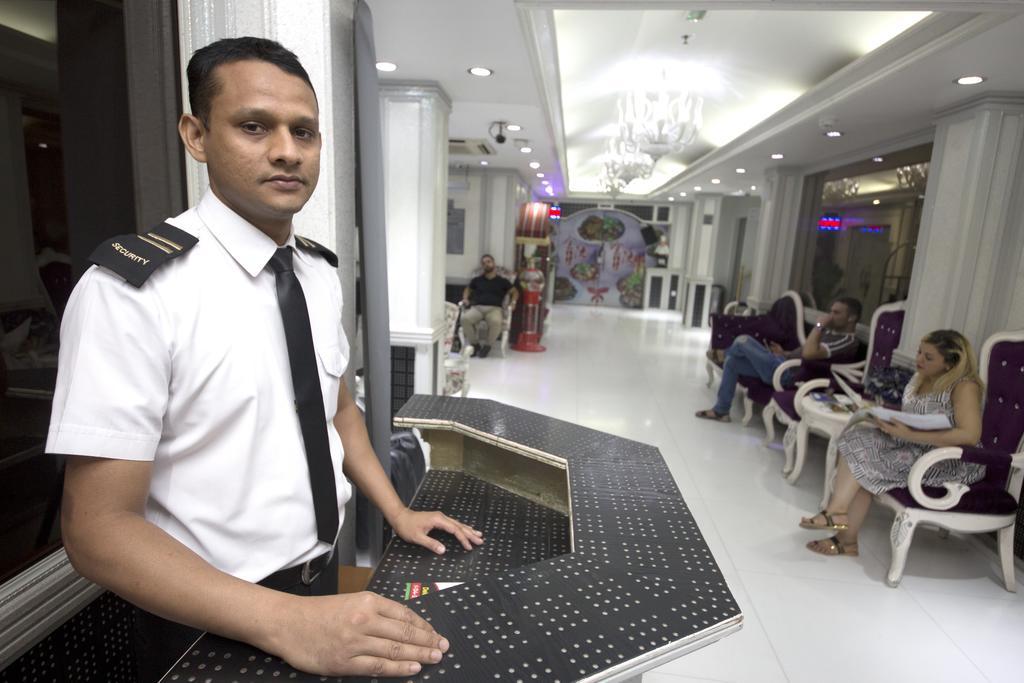 White Fort Hotel Dubaï Extérieur photo